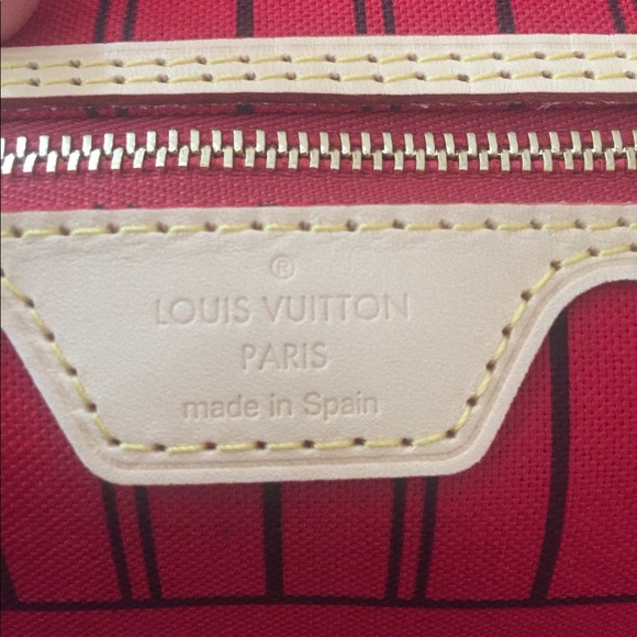 Authentic Louis Vuitton Neverfull MM red inside - Picture 4 of 5